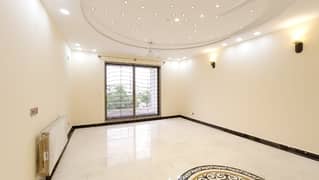 Double story new reail picture urgent sell main double road location