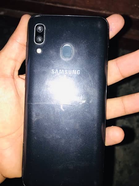 Samsung a30 6