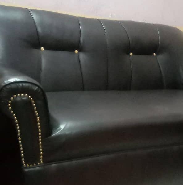 sofa 4 sets in V. Gud condition. 2
