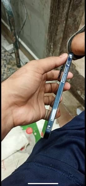 iPhone 12 jv condition 10 by 10 lush 3