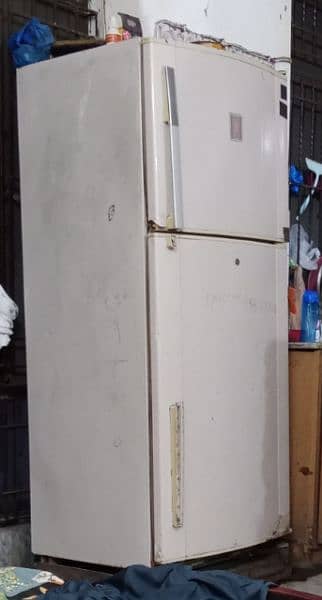 dowlance refrigerator for sale 1