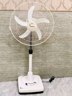 AC/DC Auto Rechargeable Fan. Charging fan