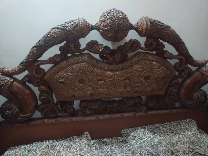 Nawab's Antique King Size Bed with Side Tables 2