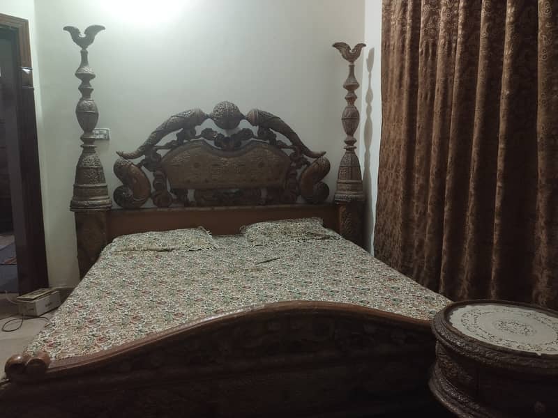 Nawab's Antique King Size Bed with Side Tables 4
