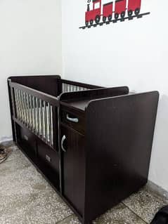 baby cot with deep draws