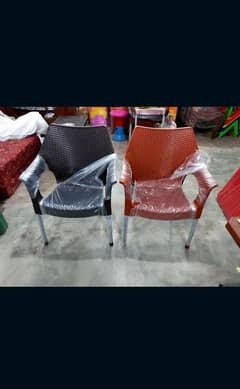 PLASTIC OUTDOOR GARDEN CHAIRS TABLE SET AVAILABLE FOR SALE 0