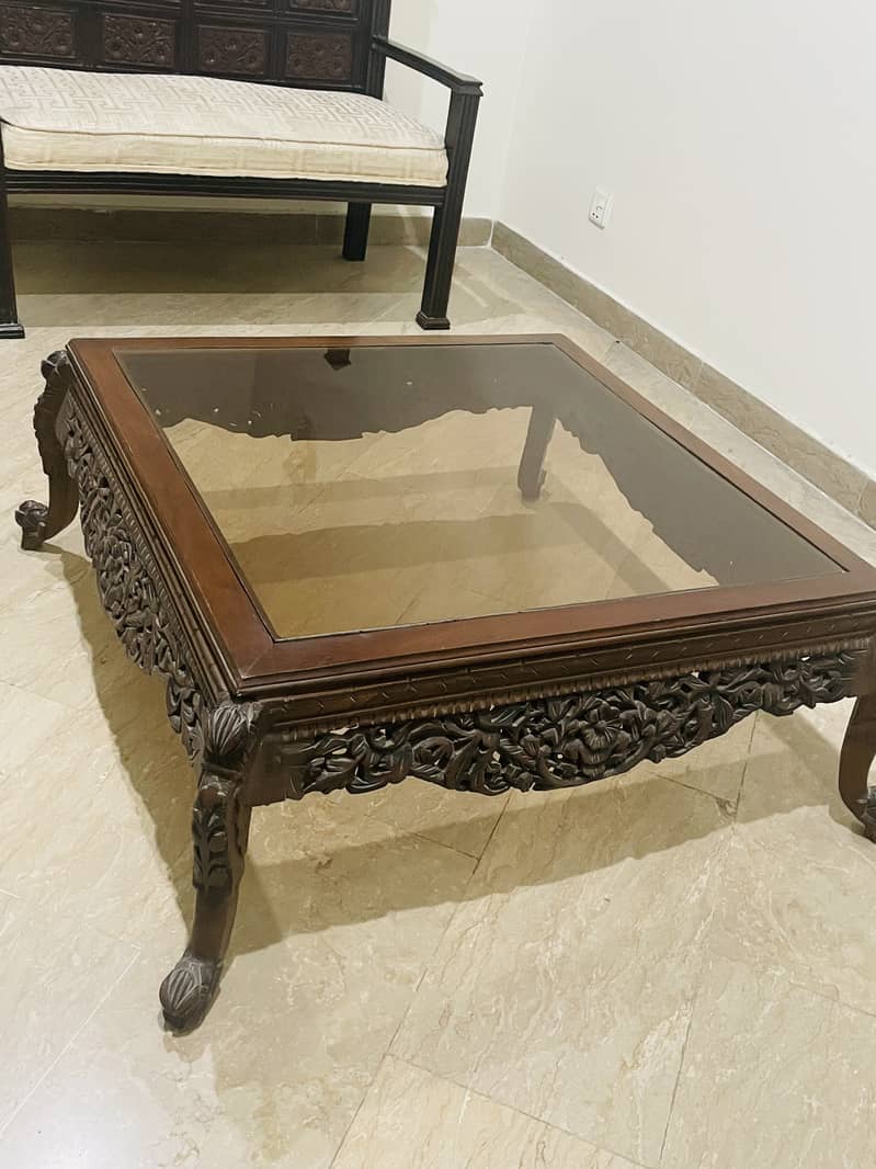 Beautiful centre table for sale 1