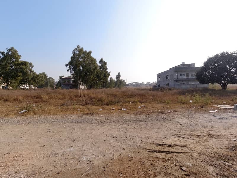 10 Marla Residential Plot Available For Sale. In Margalla View Co-Operative Housing Society MVCHS D-17 Extension Islamabad 4