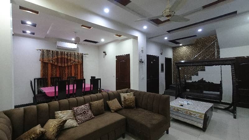 MODREN DESIGN 5 MARLA BRAND NEW FURNISHED HOUSE FOR SALE IN VERY REASOANBLE PRICE 9