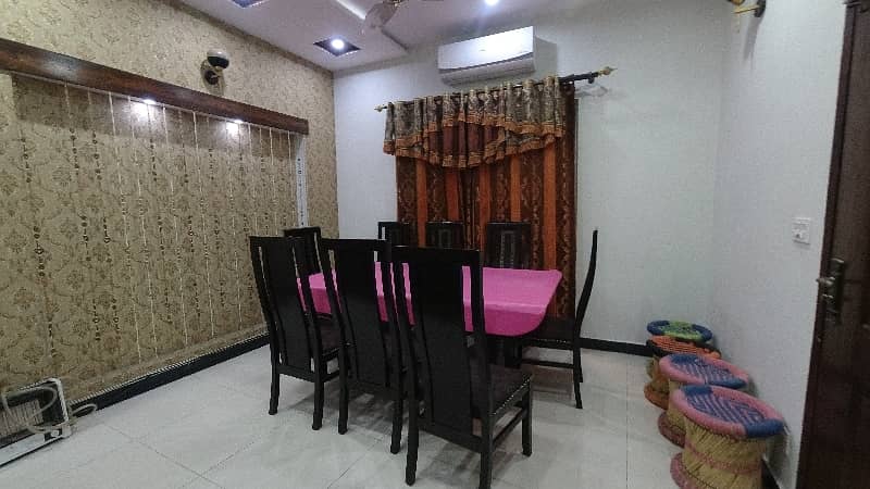 MODREN DESIGN 5 MARLA BRAND NEW FURNISHED HOUSE FOR SALE IN VERY REASOANBLE PRICE 12