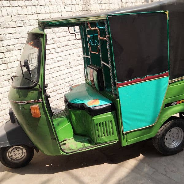 I am rickshaw sale good condition. 03052878757 4