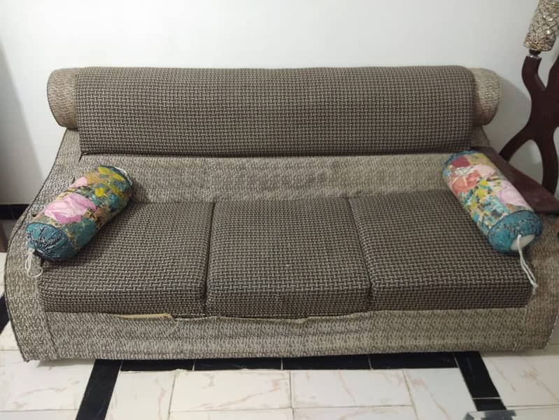 5 Seaters Sofa Set with center table in good condition 2