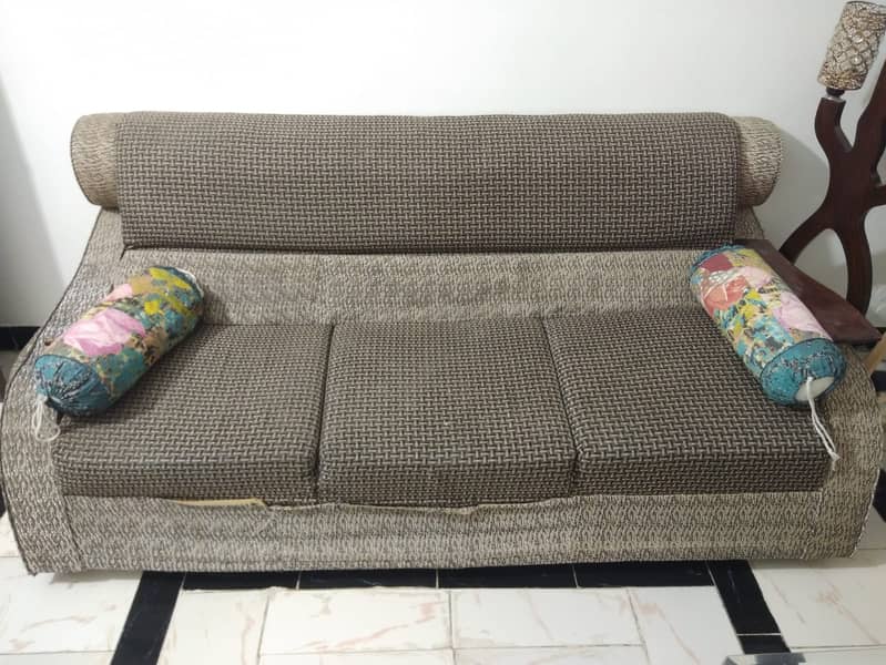 5 Seaters Sofa Set with center table in good condition 4