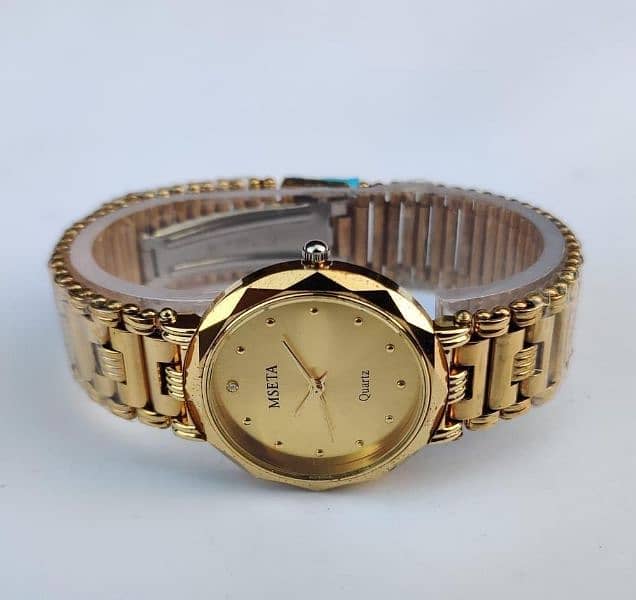 Men watch free delivery 1