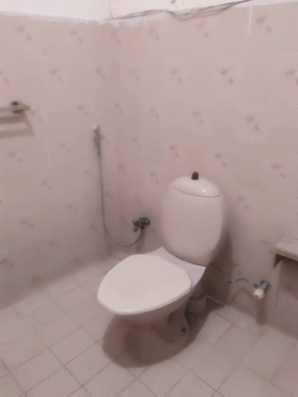 10 marla upper portion 3bad attch bath tvl for rent marble floring wood wark 6