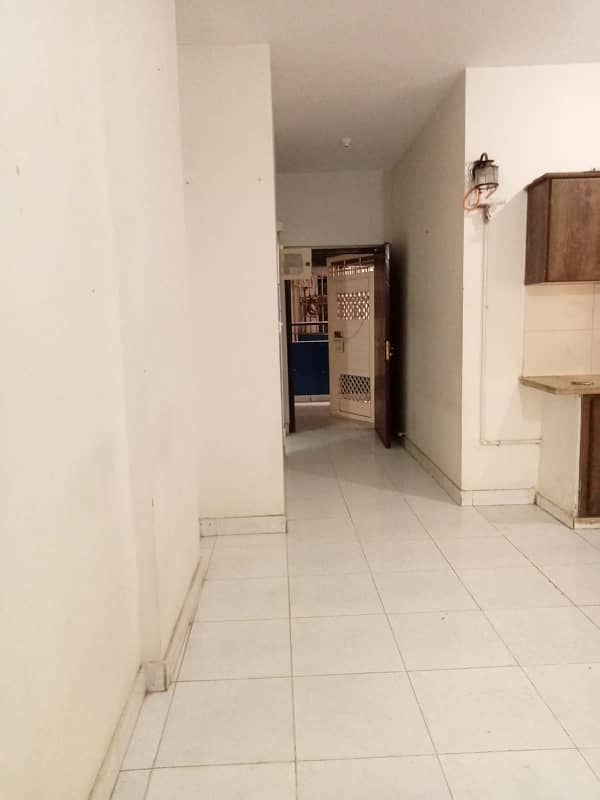 1200 Square Feet Flat In Karachi Is Available For sale 5