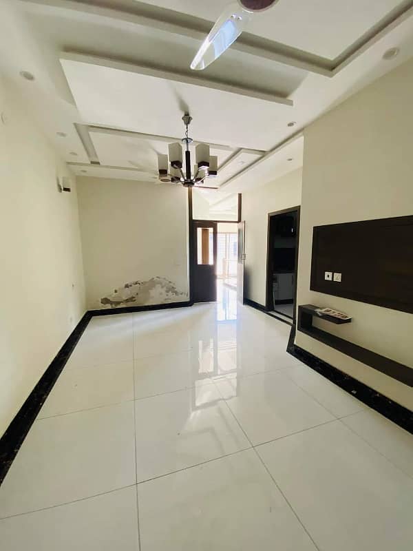10 Marla Beautiful Bungalow For Rent In Pchs Near Dha Lahore 7