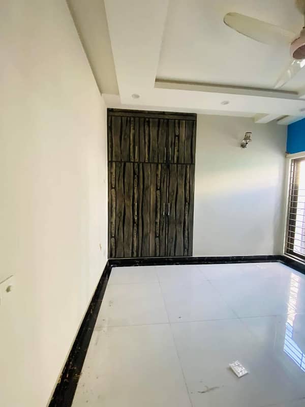 10 Marla Beautiful Bungalow For Rent In Pchs Near Dha Lahore 9