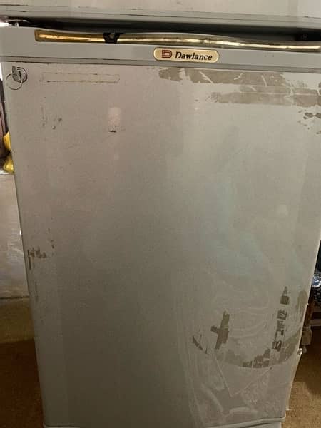 Dawlance fridge 9.5/10 condition . . 4
