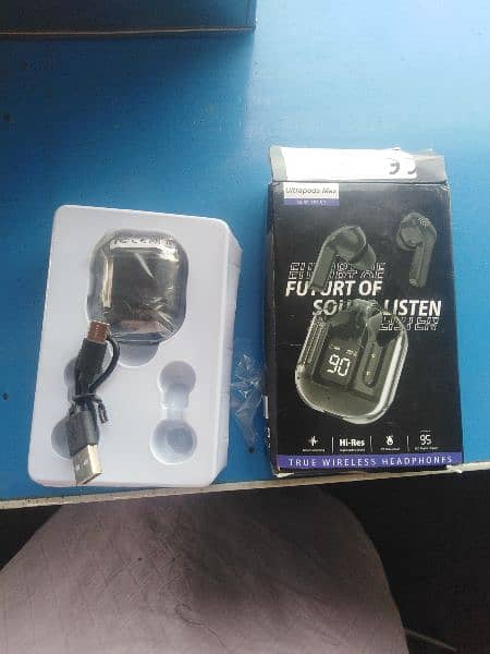 Ultra pods max true wireless head fone 2