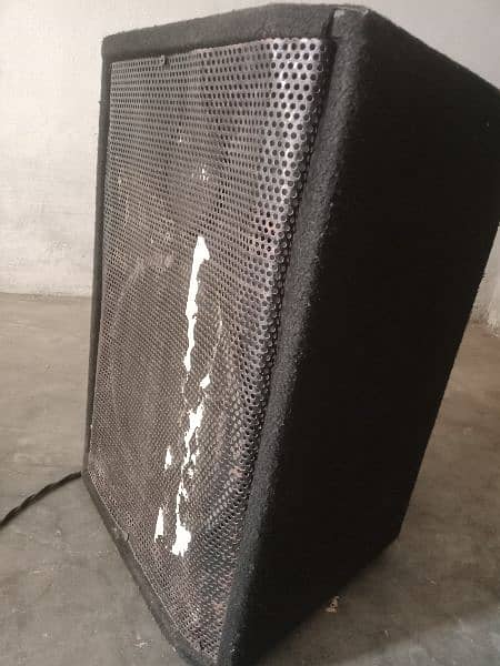 Speaker box with wireless Mike for sale 3