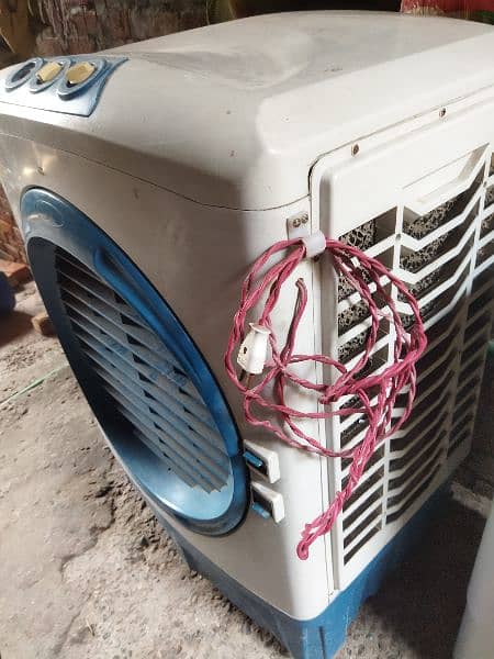 i want to sale air coolar 10/10 condition 3