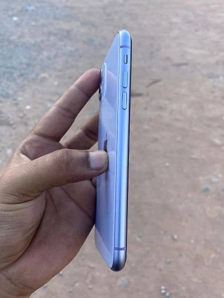 iPhone 11 64gb-purple 6