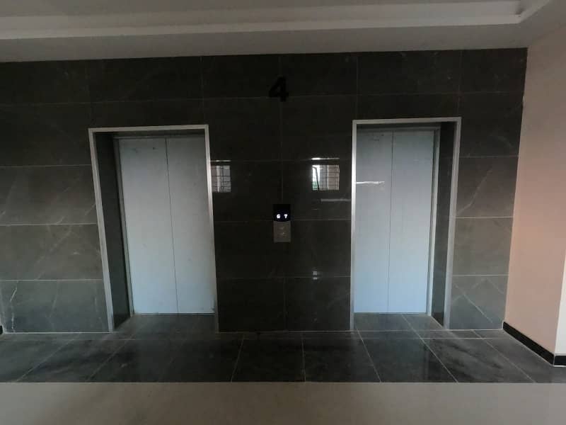 2700 Square Feet Flat In Stunning Askari 5 - Sector J Is Available For rent 4