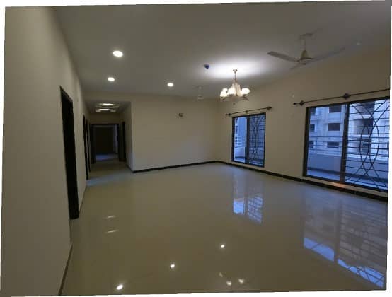 2700 Square Feet Flat In Stunning Askari 5 - Sector J Is Available For rent 11