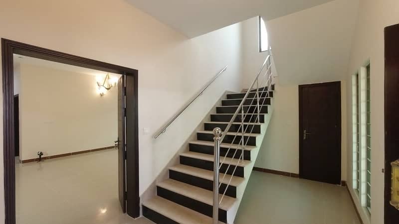 Centrally Located House In Askari 5 - Sector J Is Available For rent 2