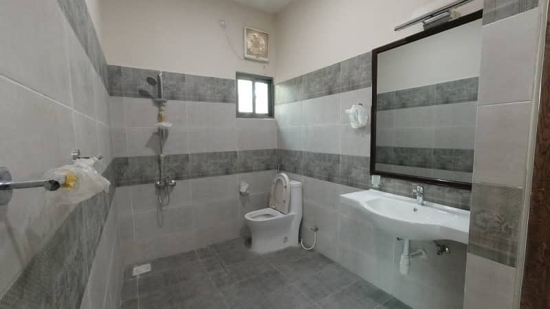 Centrally Located House In Askari 5 - Sector J Is Available For rent 3