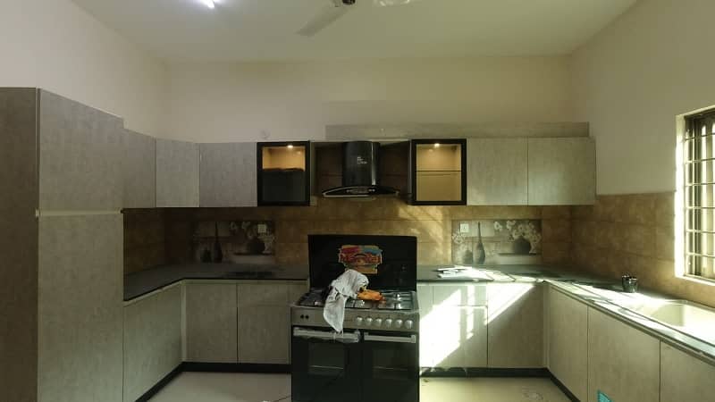 Get A 375 Square Yards House For rent In Askari 5 - Sector J 5