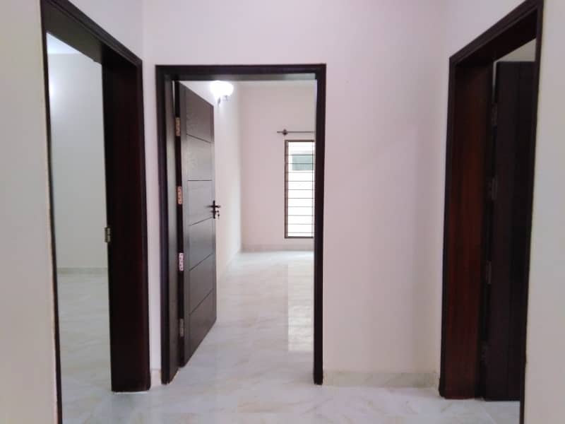 375 Square Yards House In Askari 5 - Sector H Is Available For sale 5