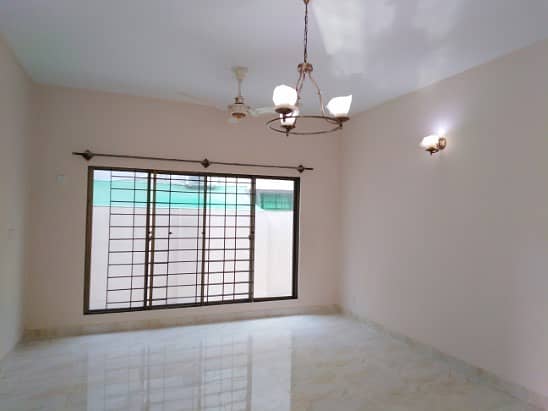 375 Square Yards House In Askari 5 - Sector H Is Available For sale 14
