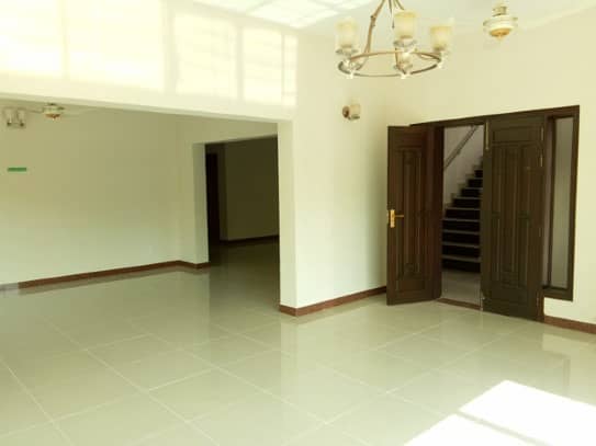 427 Square Yards House In Askari 5 - Sector H Is Best Option 11
