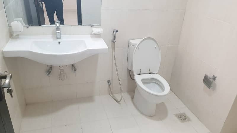 2600 Square Feet Flat For sale In Askari 5 - Sector E Karachi 19