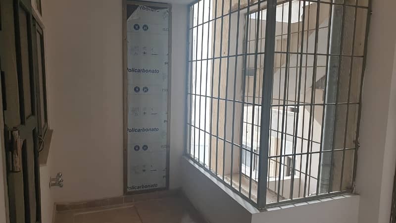 Flat Of 2600 Square Feet Available For sale In Askari 5 - Sector E 3