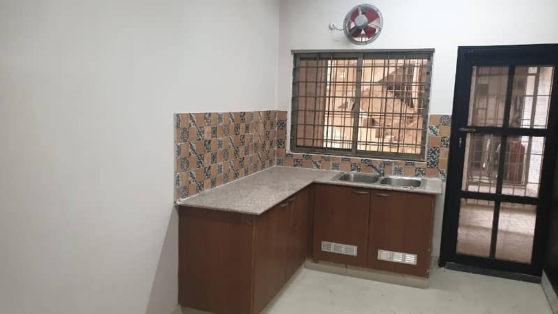 Flat Of 2600 Square Feet Available For sale In Askari 5 - Sector E 5
