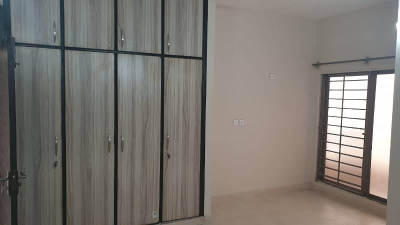 Flat Of 2600 Square Feet Available For sale In Askari 5 - Sector E 15