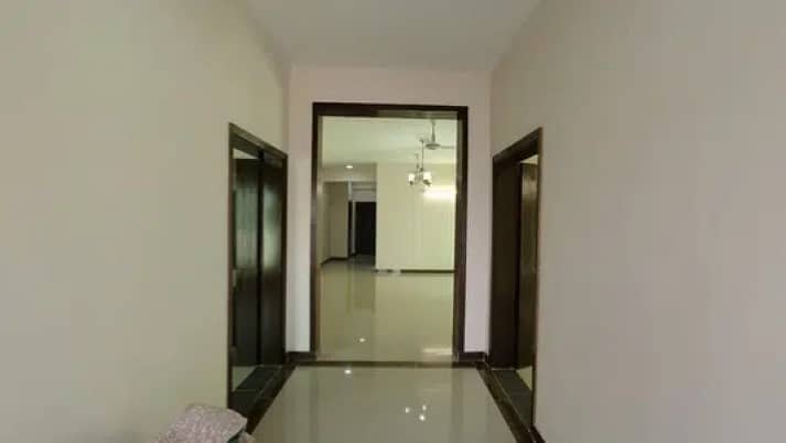 A 500 Square Yards House Located In Askari 5 - Sector G Is Available For rent 18