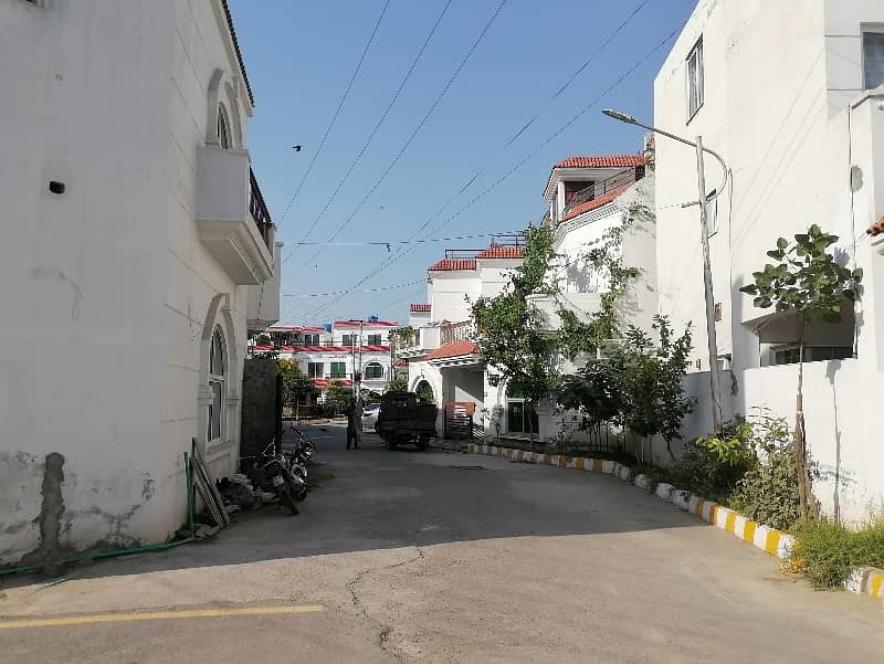 5 Marla House Ideally Situated In Punjab Small Industries Colony 2