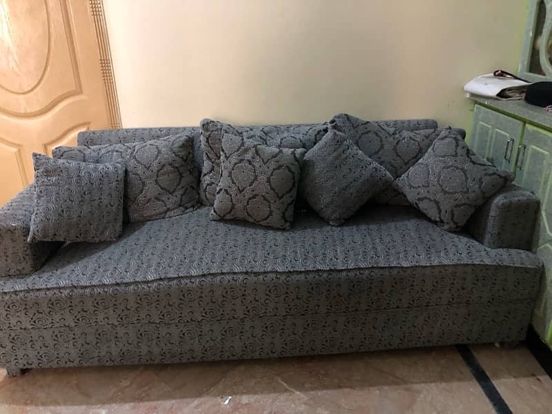 I am selling brand new 5 seater sofa! 2