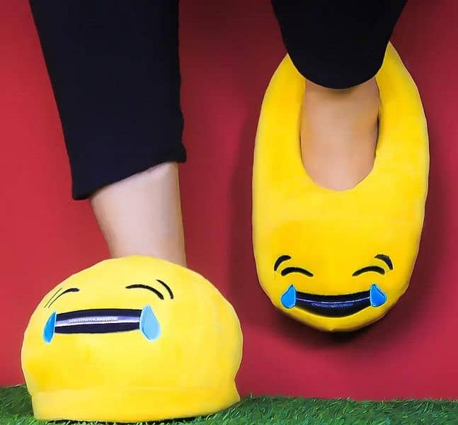 Emoji slliper warm and comfortable 2