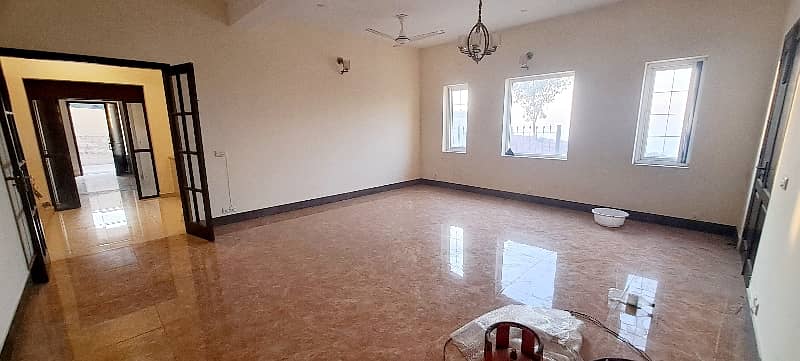 A Spacious 4500 Square Feet House In Bani Gala 5