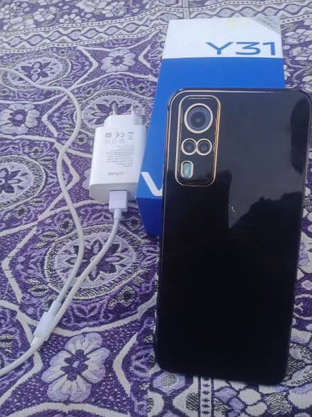 Vivo y31 4/128 with box and charger 1