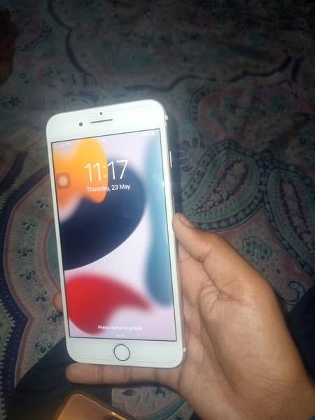 IPhone 7 Plus pta approved 128gb Battery Change 10/7 condition 40000 5