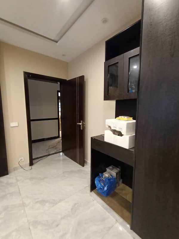 Brand New Luxury Apartment For Rent In Gulberg 4