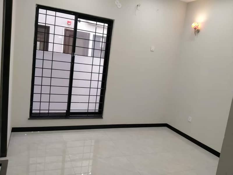 Brand New Luxury Apartment For Rent In Gulberg 14