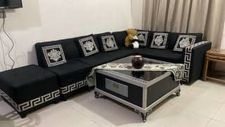 L shape 7 seater with Table for sale in Bahria Town Lahore