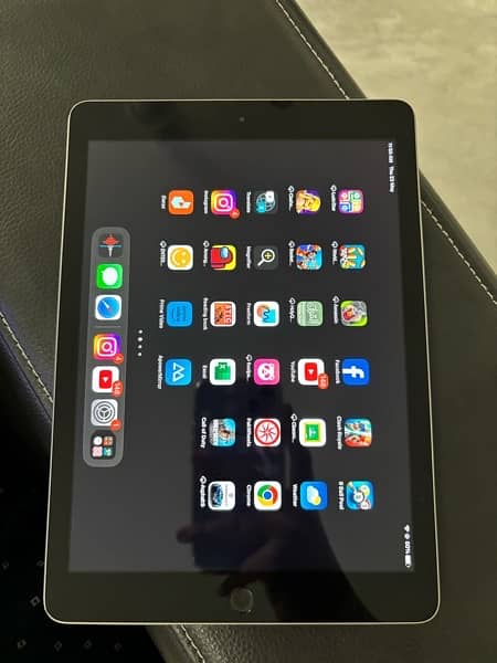 ipad 5th generation silver 32GB 0